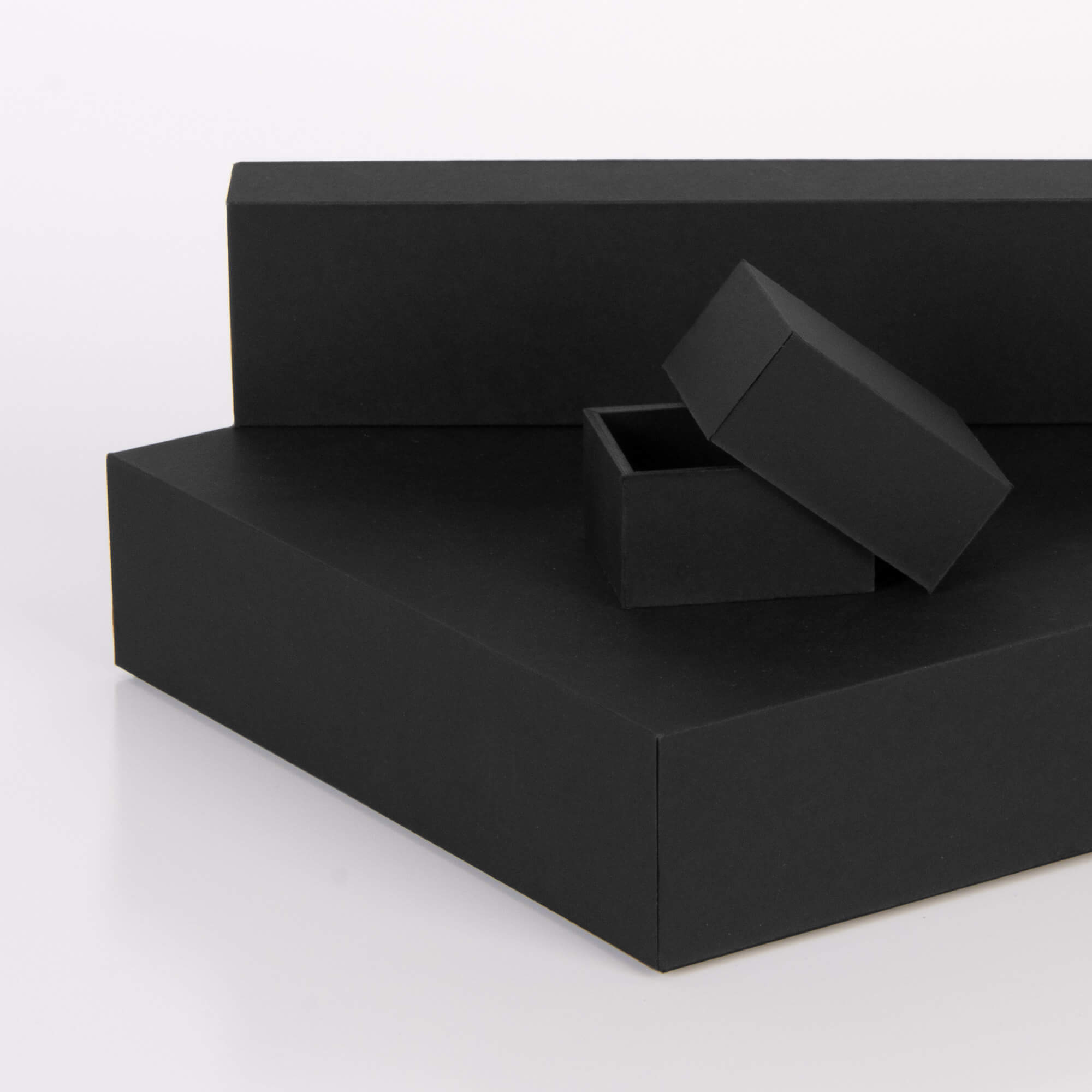 Cardboard KROMA All Black Packaging application example